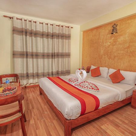 Royal Kings Hotel Катманду Екстер'єр фото