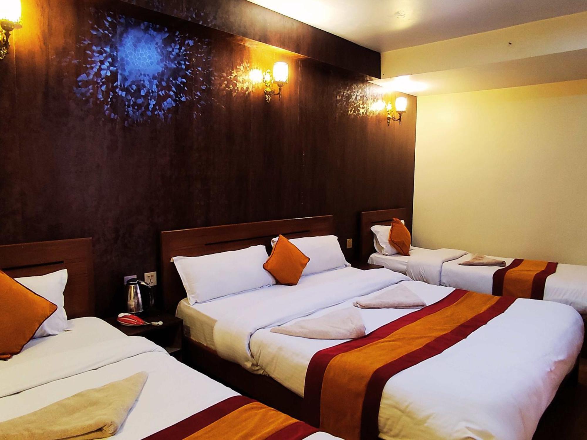 Royal Kings Hotel Катманду Екстер'єр фото