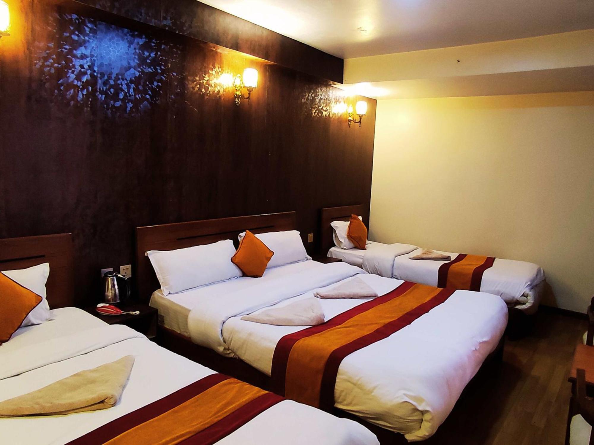Royal Kings Hotel Катманду Екстер'єр фото