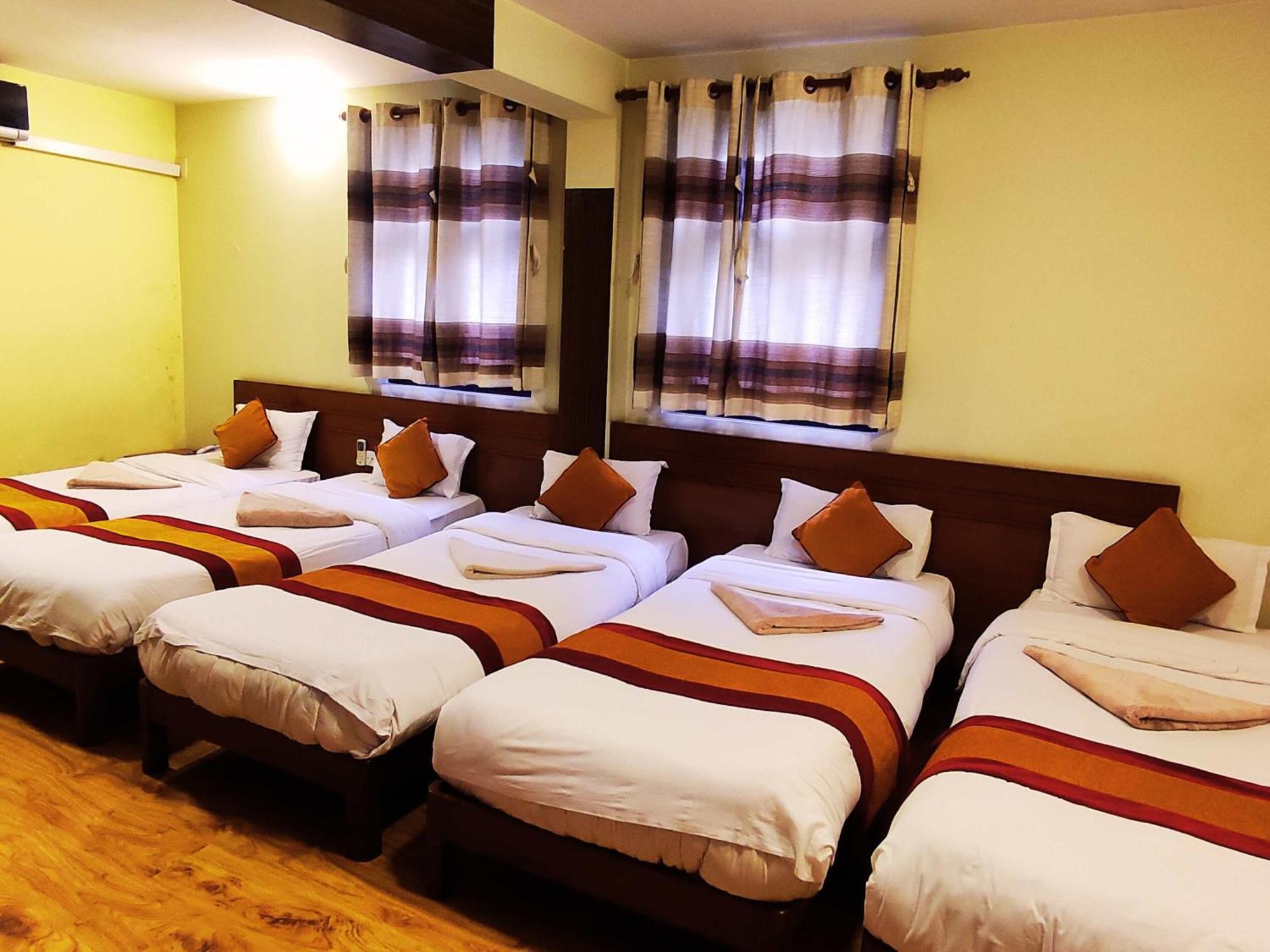 Royal Kings Hotel Катманду Екстер'єр фото