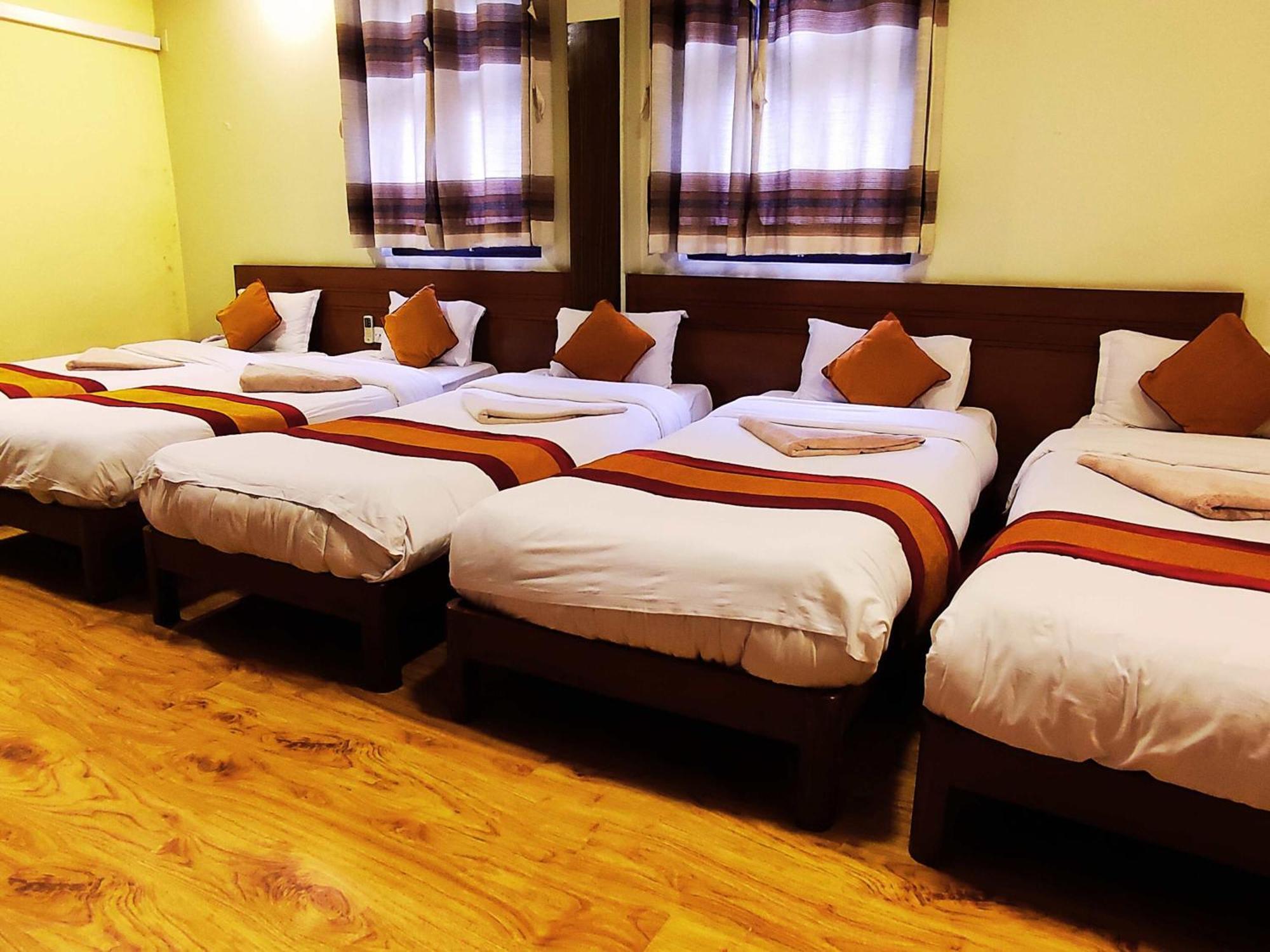Royal Kings Hotel Катманду Екстер'єр фото